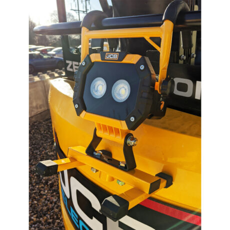 20W LED RECHARGEABLE FLOODLIGHT (1X 22.2V BATTERY)